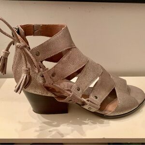 Nicole Tatiana silver grey gladiator sandals size 9
